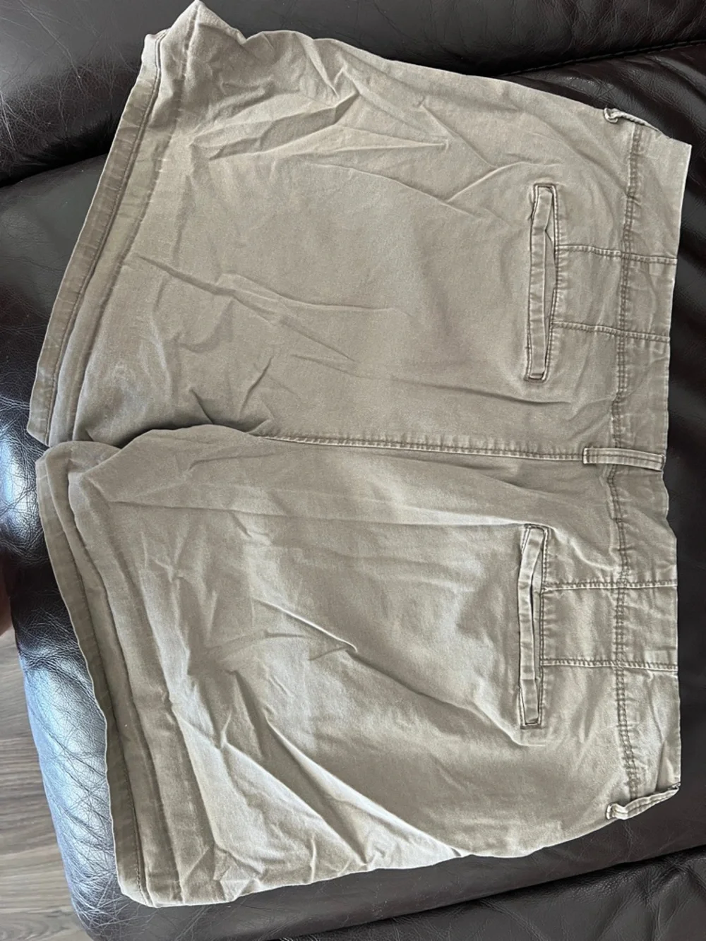 Old Navy Women's Tan Chino Bermuda Shorts - Picture 2 of 3